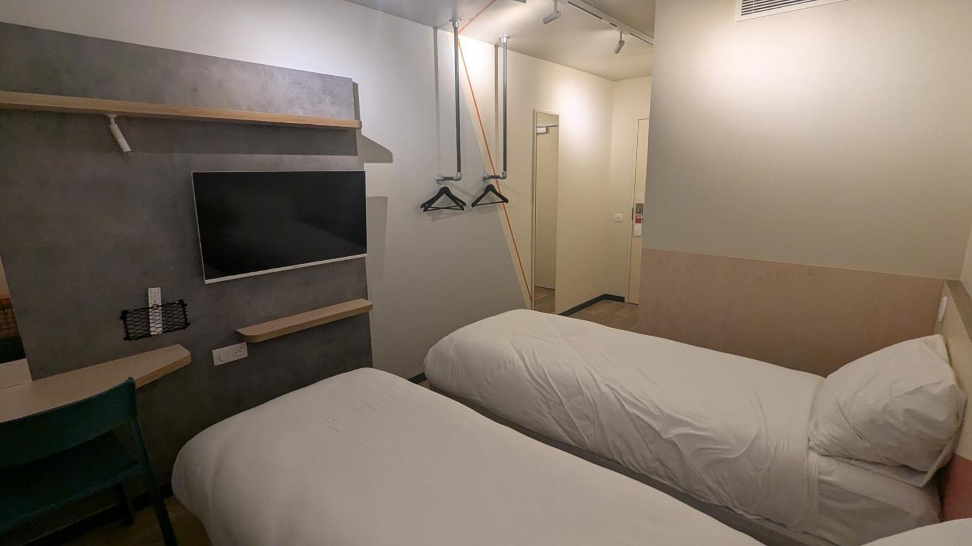 Hotel The Originals Access, Le Beaulieu, La Rochelle Est 2*