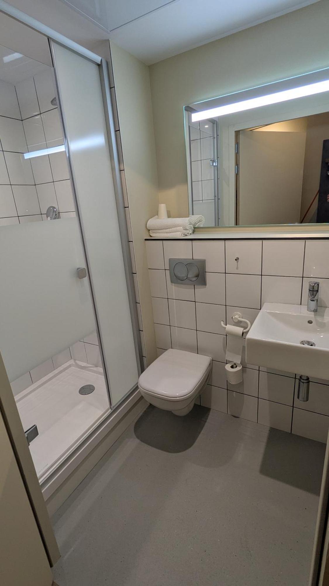Hotel The Originals Access, Le Beaulieu, La Rochelle Est